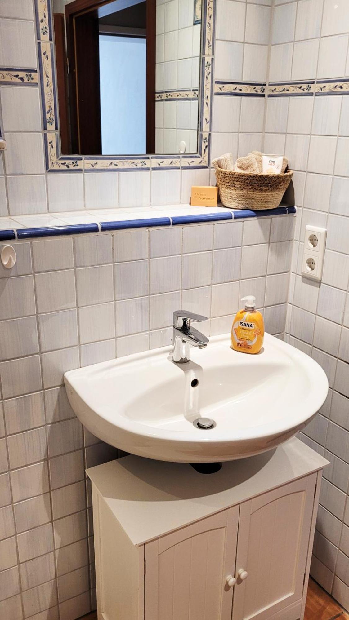 Modernes 1-Zimmer-Apartment Mit Galerie-Schlafkoje Im Skandinavischen Stil Ostenfeld  Buitenkant foto
