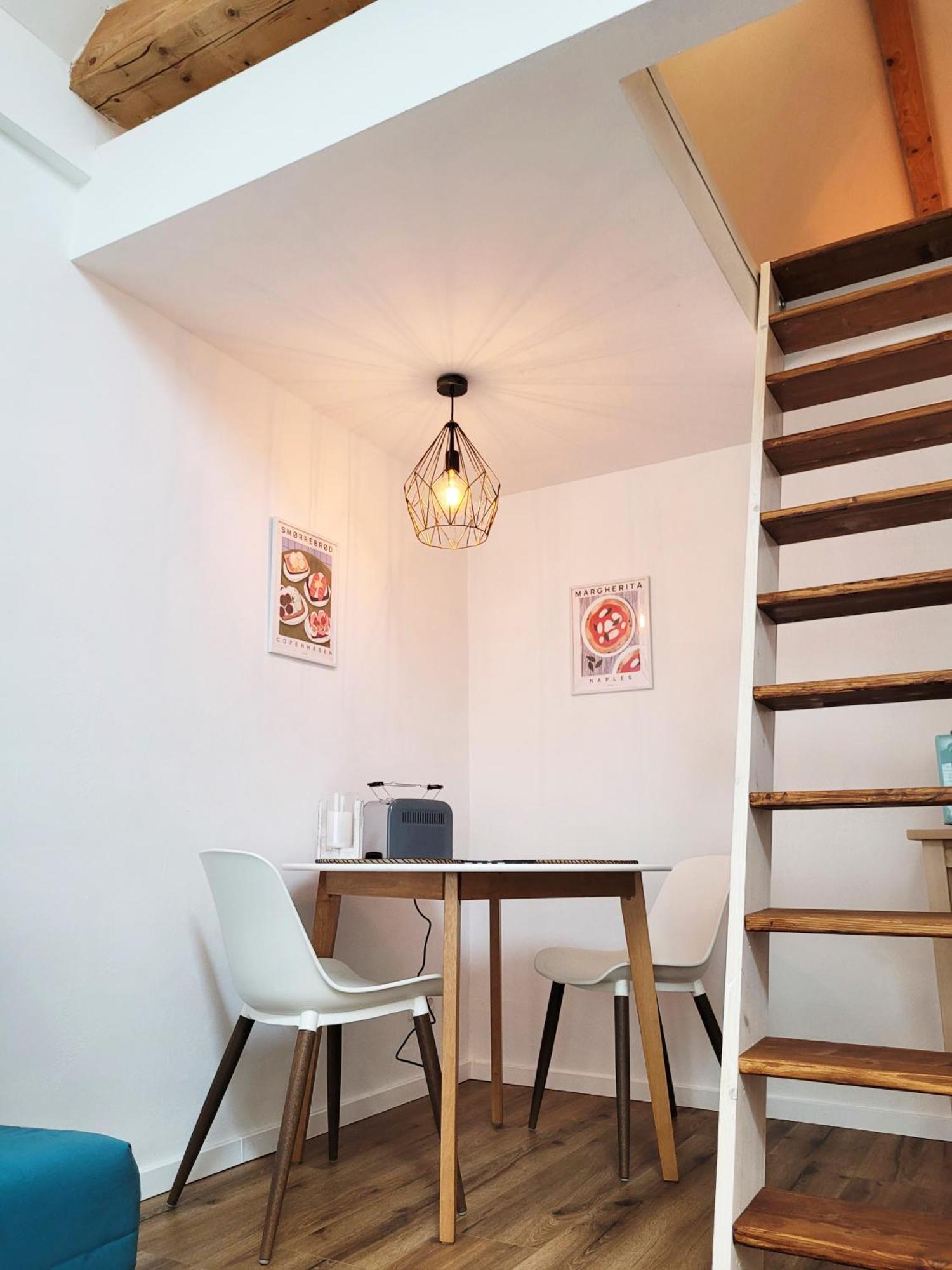 Modernes 1-Zimmer-Apartment Mit Galerie-Schlafkoje Im Skandinavischen Stil Ostenfeld  Buitenkant foto